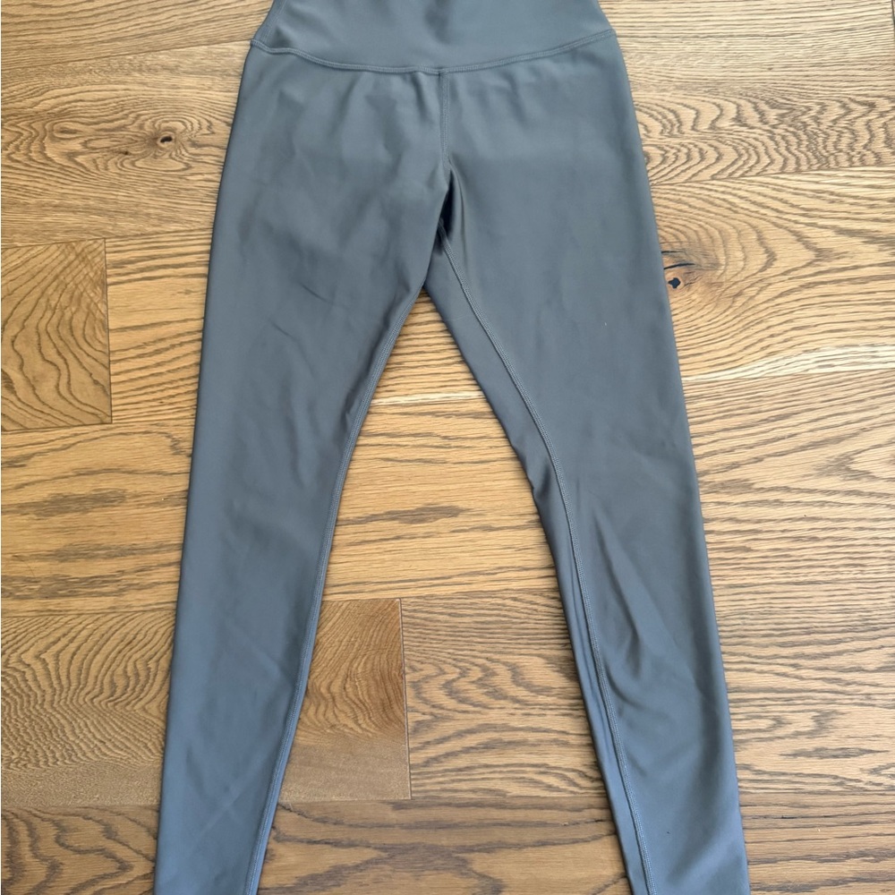 ALO Yoga 7/8 Airlift High Waist Leggings - Barely Worn